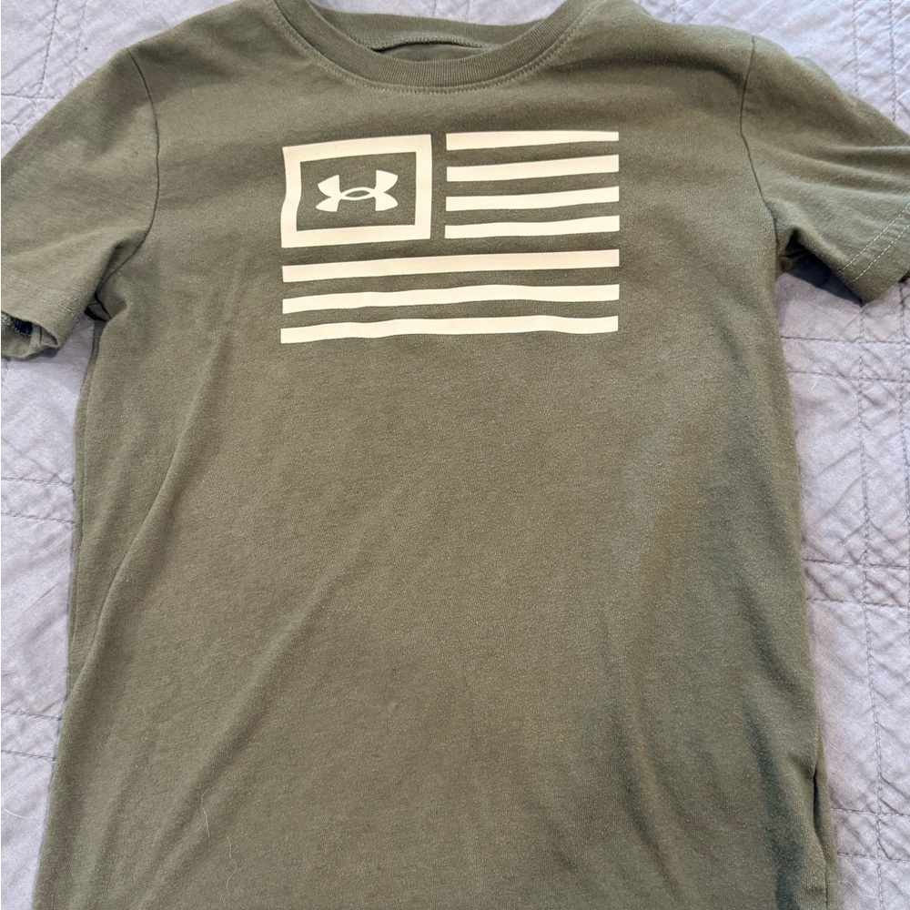 Under Armour Olive Green T-Shirt with Flag Graphic - Boys Size 6